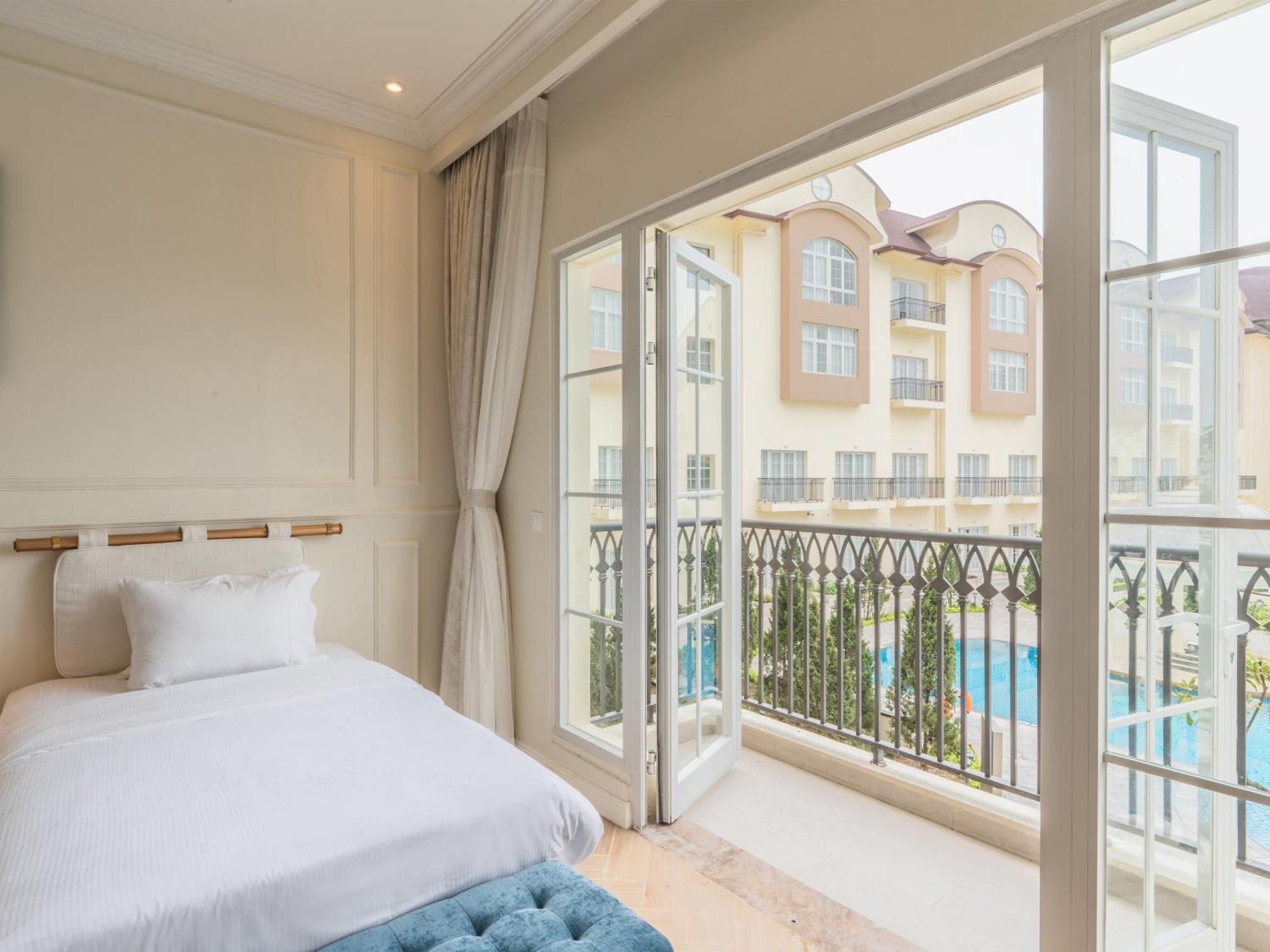 Legend Valley Hotel Ha Nam Phu Ly Exterior photo